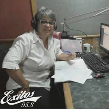 Entrevista en el programa "Con María Eugenia Jirón", en Éxitos 95.3 FM